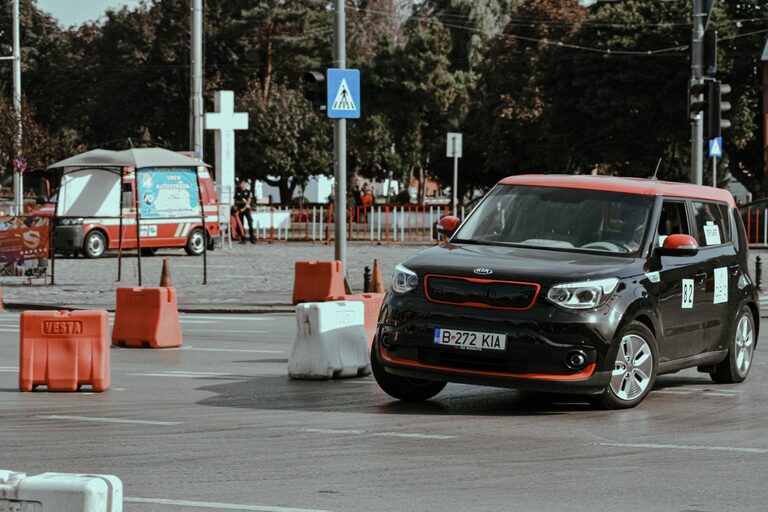 Ce tehnologii noi apar în mașinile electrice în 2026